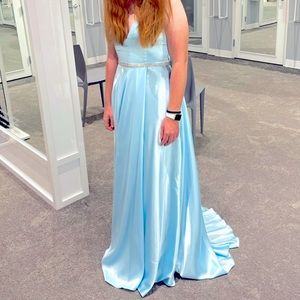 David’s Bridal MLTBLUE Size 7 Prom Dress